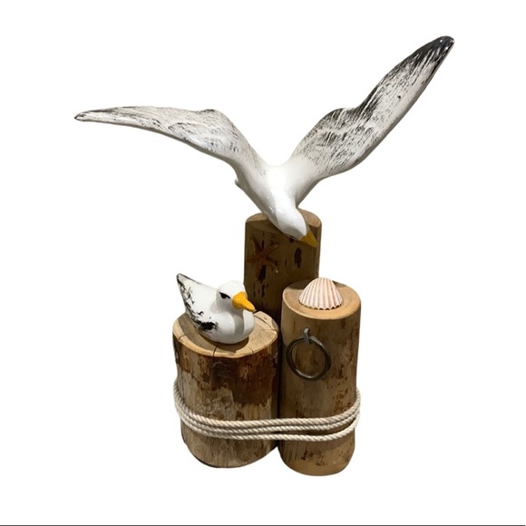 Beautiful Antique Folk Art Porcelain Seagull bird perched on Wood knot - Picture 3 of 3